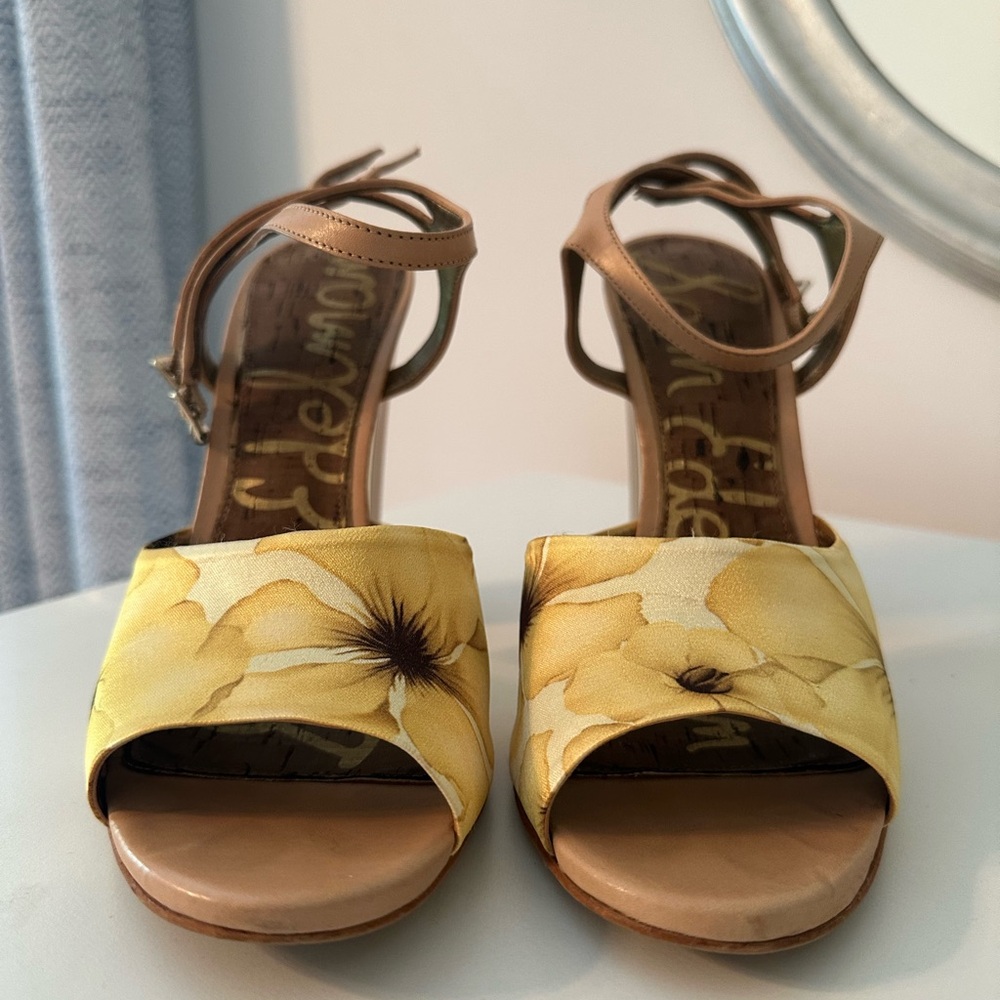 Sam Edelman Tan and Yellow Floral Women's Heels - Picture 3 of 9
